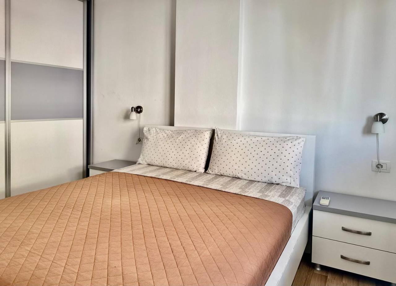 White - Apartment Sarande