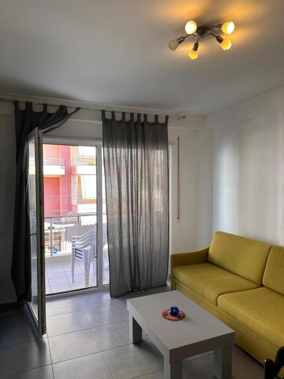 White - Saranda