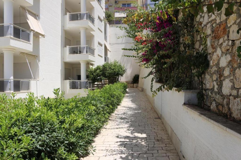 Apartament White -